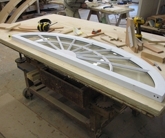 Elliptical transom