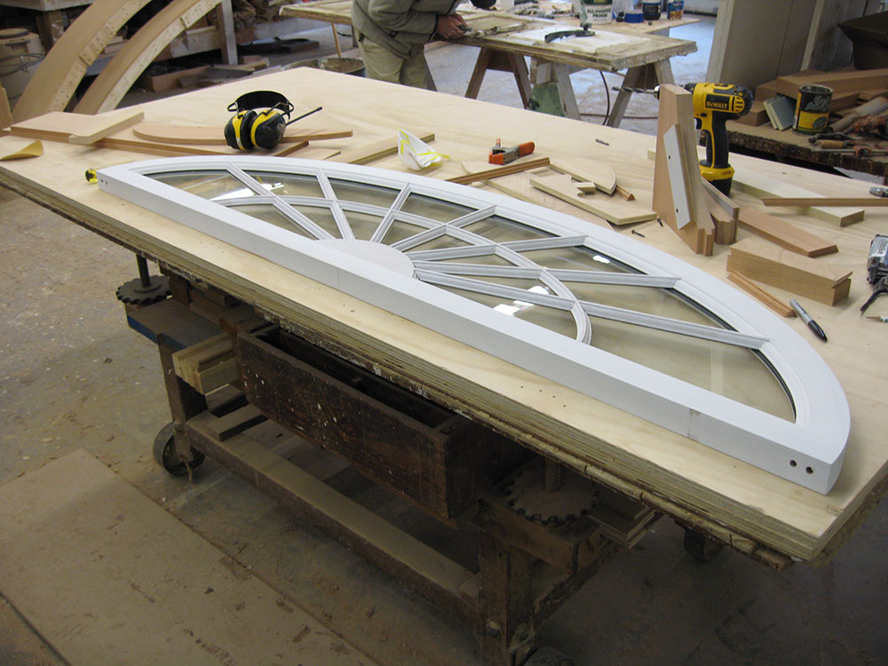 Elliptical transom